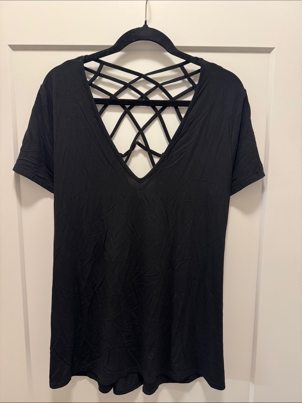🆕 Red by BKE V-Neck Short Sleeve Top with Crisscross Back. XL. NWOT!🔥